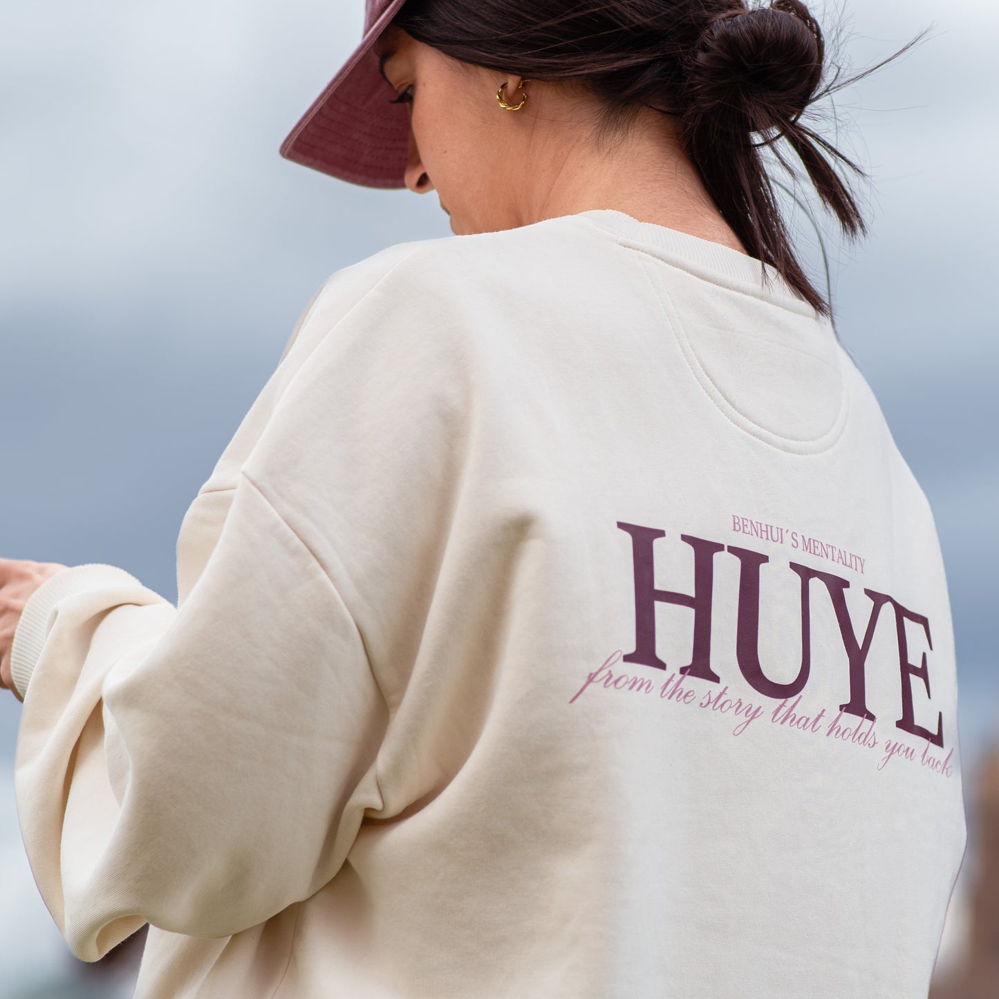 HUYE OVERSIZED CREWNECK